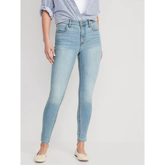 Old Navy Denim - NWT Old Navy High-Waisted Wow Super-Skinny Jeans